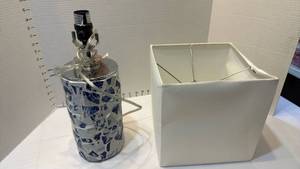 lot 1089 image: Mosaic blue and white pieces table lamp, base is 16 inches tall with shade