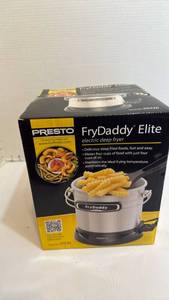 lot 1094 image: Presto FryDaddy Elite deep fryer new in box