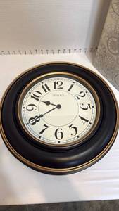 lot 1122 image: Boba battery operated clock plastic frame new in box