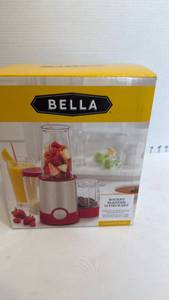 lot 1133 image: Bella  Rocket Blender 12 pc set new in box