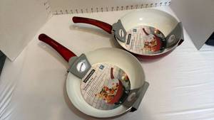 lot 1140 image: Frigidaire essential flip pans set of 2 new in pkg