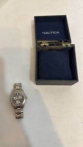 lot 1144 image: Nautical mens watch
