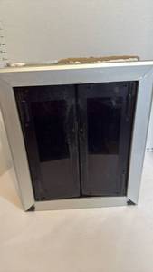 lot 1153 image: Wall dog door 17x15x5.5