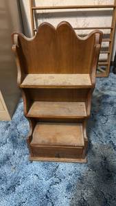 lot 1203 image: Wall shelf 22.5x11x6