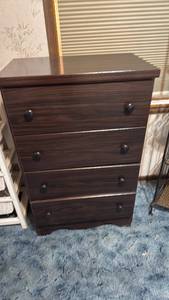 lot 1206 image: Chest of drawers 48x25x16