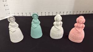 lot 1327 image: Avon figurines