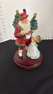lot 1338 image: Santa musical figurine