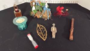 lot 1341 image: Assorted collectibles