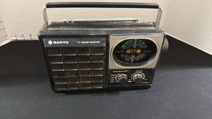 lot 1355 image: Sanyo TV sound receiver