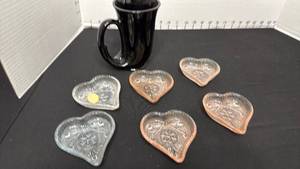 lot 1416 image: Tiara black amethyst mug and heart shaped  dish