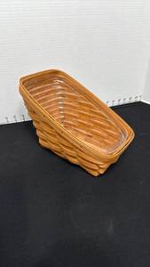 lot 1423 image: Longaberger 1992 basket with plastic liner
