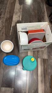 lot 1427 image: Tupperware containers some without lids