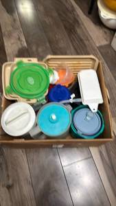 lot 1428 image: Plastic ware pitchers and others