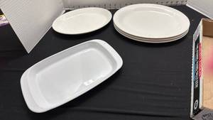 lot 1460 image: Platters and baking dish