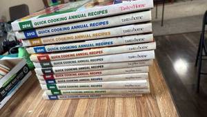 lot 1462 image: Taste of Home cookbooks