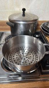 lot 1468 image: Stock pot with steamer