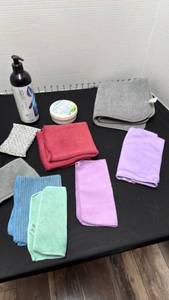 lot 1476 image: Norwex cleaning products and dish pad