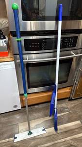lot 1477 image: Norwex mop without pads and broom with dustpan