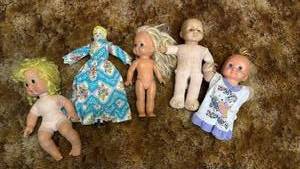 lot 1919 image: Dolls