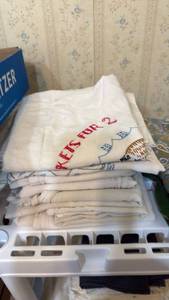 lot 1920 image: Kitchen towels