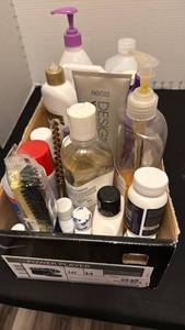 lot 1954 image: Lotion and personal care products