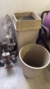 lot 3005 image: 2 trash cans