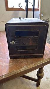 lot 3006 image: Vintage warming oven for stove top 12x12x12