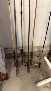 lot 3013 image: Fishing rods 4 have reels