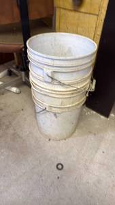 lot 3016 image: Plastic buckets