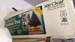 lot 3019 image: 4 ft Christmas tree