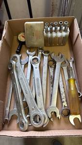lot 3023 image: Ratcheting box wrenches, wrenches and more