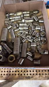 lot 3027 image: Assorted sockets