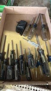 lot 3036 image: Craftsman screwdrivers