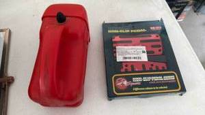 lot 3065 image: Flash light, non slip car petal new and mail box