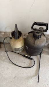 lot 3070 image: 2 sprayers