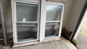 lot 3079 image: Double window 50x60x6