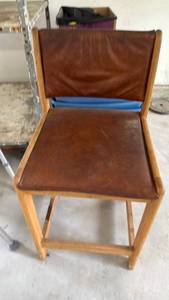 lot 3083 image: Bar stool chair 36x18x18 seat 24