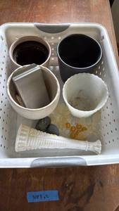 lot 3096 image: Small pots in plastic container