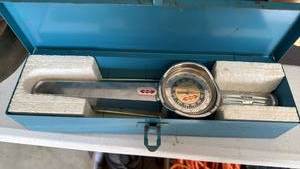 lot 3203 image: Utica dial torque wrench featuring a dual scale for precise torque measurement