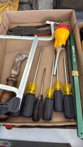 lot 3208 image: Screwdrivers, hacksaw blades, files and more