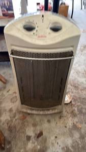 lot 3233 image: Sunbeam heater