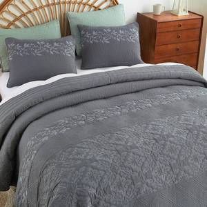 lot 6782 image: EVENHUG Floral Embroidered Quilt Set King Size 3 Piece Bedding Set Reversible Farmhouse Bedspread Coverlet with 2 Pillow Shams Lightweight Soft Bed Cover for All Season(106X 96,Grey)
