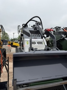 lot 6351 image: Unused ZJG Mini Skid Steer Loader (ZJG-380)