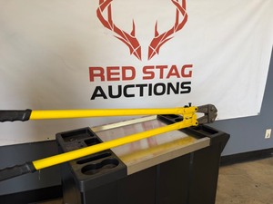 lot 6385 image: Unused ZJG Heavy Duty Bolt Cutters 48 in