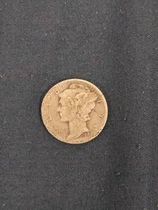 lot 61557 image: 1942 Mercury Dime