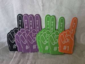 lot 1131 image: Foam Finger Sports Fan Cheering Accessories