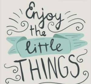 lot 1112 image: Enjoy The Little Things Wooden Block Sign