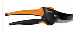 lot 44290 image: Fiskars Bypass Pruning Shears with SoftGrip Handles - Retail $17
