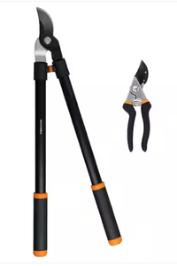 lot 44316 image: Fiskars 2-Piece Lopper and Hand Pruner Garden Tool Set - Retail $19