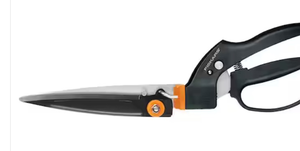 lot 44324 image: Fiskars 5 inch Steel Rotating Blades Loop-Handled Grass Shears - Retail $19